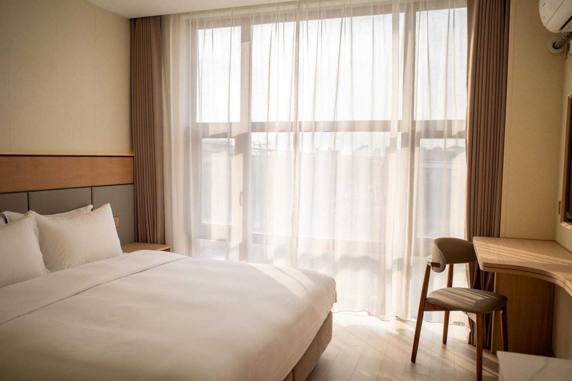Shanghai Joyful Star Hotel-Free Shuttle Bus To Pudong Airport And Disneyland Exterior photo