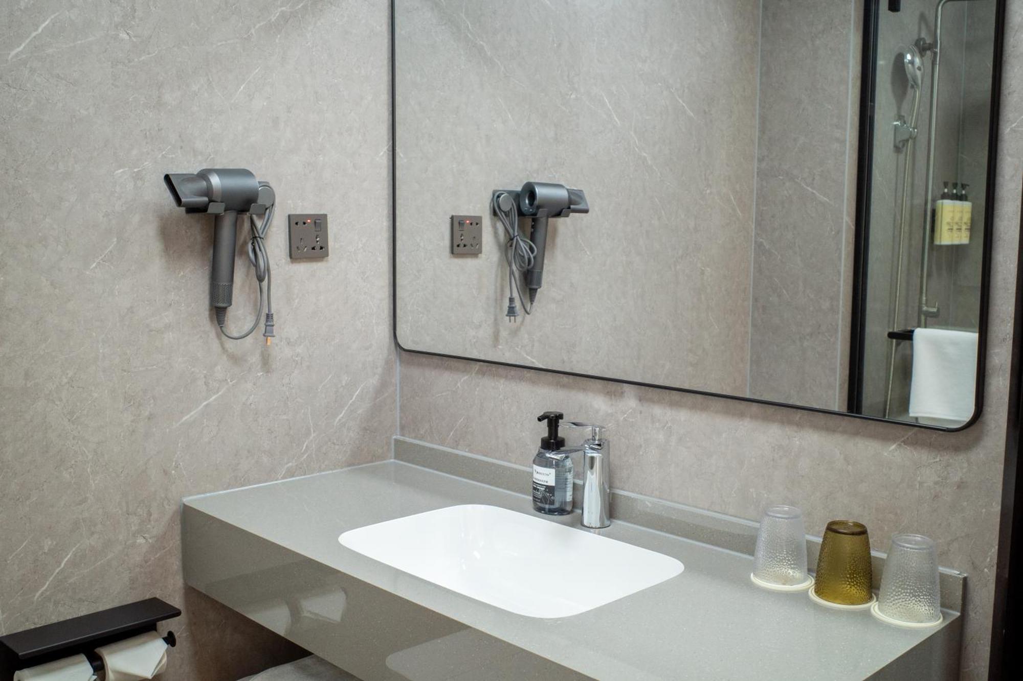 Shanghai Joyful Star Hotel-Free Shuttle Bus To Pudong Airport And Disneyland Exterior photo